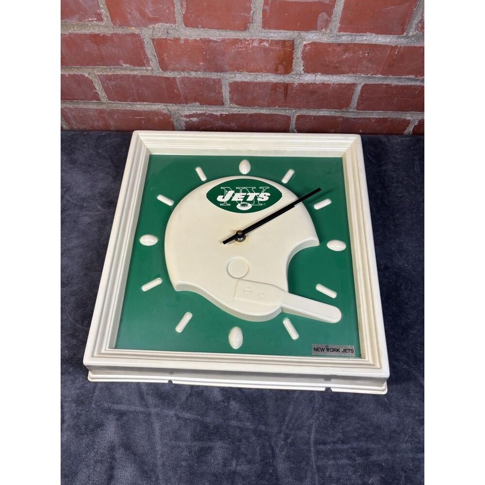 Vintage 1970s New York Jets Clock Old School Helmet Logo NFL Needs Work